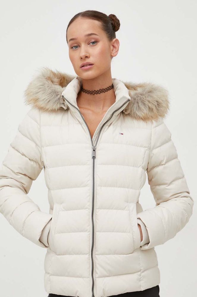 Пухова куртка Tommy Jeans жіноча колір бежевий зимова (3499730)