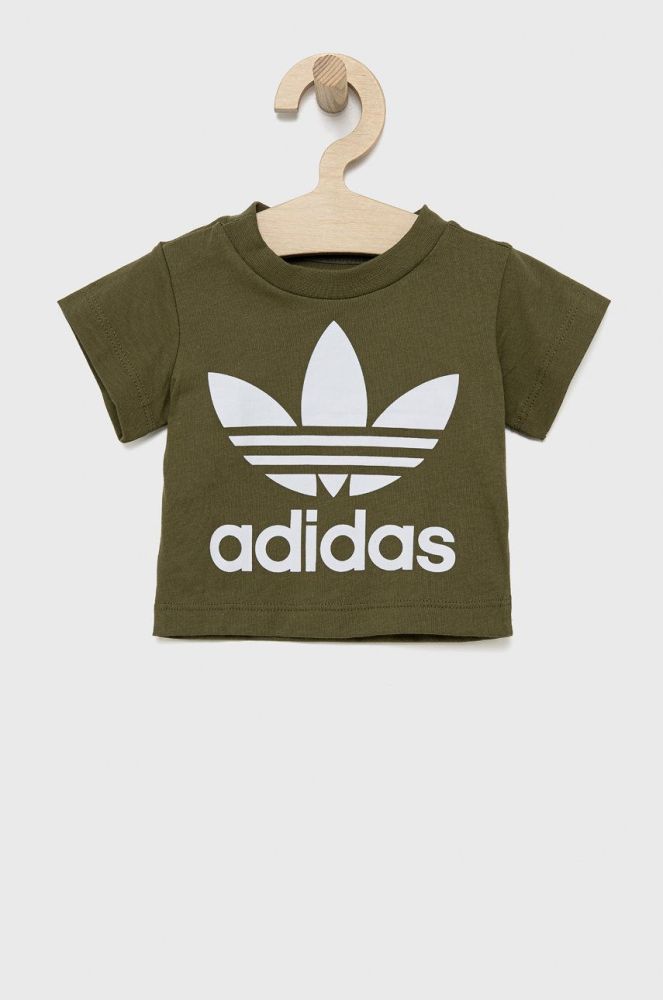 Дитяча бавовняна футболка adidas Originals HE2191 колір зелений з принтом